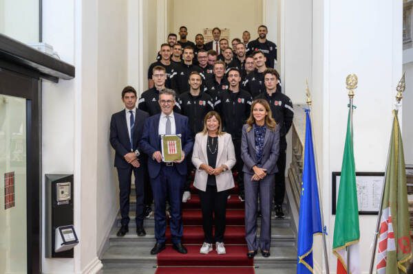 Volley, la Sir Susa Vim Perugia accolta in Regione da Donatella Tesei (foto) 31 Volley, la Sir Susa Vim Perugia accolta in Regione da Donatella Tesei (foto) 30