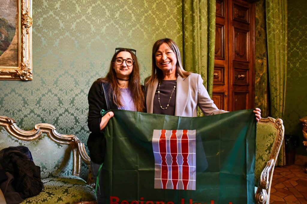 Da Italia’s Got Talent alla Regione Umbria, Francesca Cesarini accolta dalla presidente Donatella Tesei (foto) 7 Da Italia’s Got Talent alla Regione Umbria, Francesca Cesarini accolta dalla presidente Donatella Tesei (foto) 6