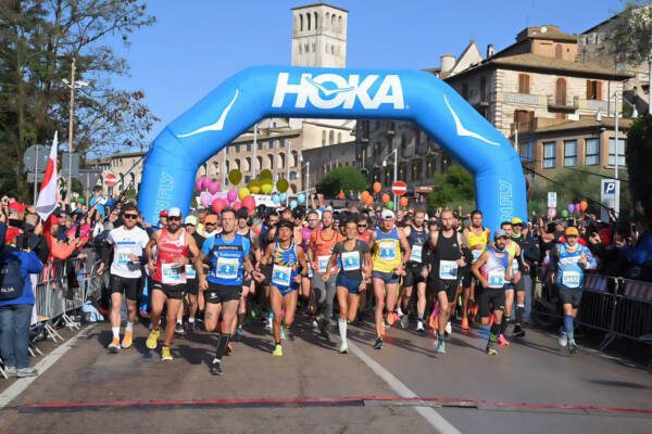 Successo ad Assisi per la San Francesco Marathon vinta da Lorenzo Lotti e Federica Moroni 81 Successo ad Assisi per la San Francesco Marathon vinta da Lorenzo Lotti e Federica Moroni 80