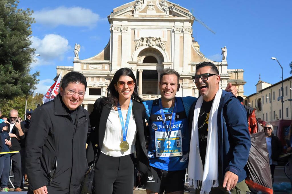 Successo ad Assisi per la San Francesco Marathon vinta da Lorenzo Lotti e Federica Moroni 39 Successo ad Assisi per la San Francesco Marathon vinta da Lorenzo Lotti e Federica Moroni 38