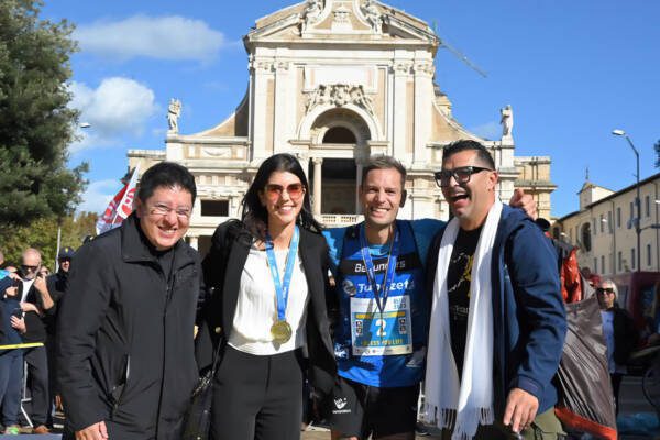 Successo ad Assisi per la San Francesco Marathon vinta da Lorenzo Lotti e Federica Moroni 79 Successo ad Assisi per la San Francesco Marathon vinta da Lorenzo Lotti e Federica Moroni 78