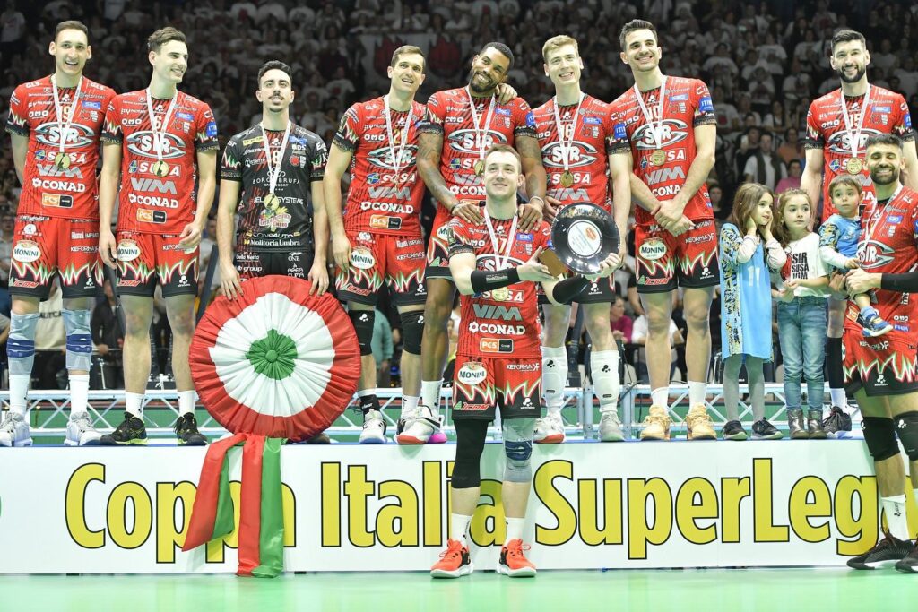 Sir Susa Vim Perugia perfetta trionfa in Coppa Italia: 3-1 a Monza e il trofeo è suo (foto) 39 Sir Susa Vim Perugia perfetta trionfa in Coppa Italia: 3-1 a Monza e il trofeo è suo (foto) 38