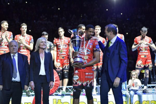 Sir Susa Vim Perugia perfetta trionfa in Coppa Italia: 3-1 a Monza e il trofeo è suo (foto) 89 Sir Susa Vim Perugia perfetta trionfa in Coppa Italia: 3-1 a Monza e il trofeo è suo (foto) 88