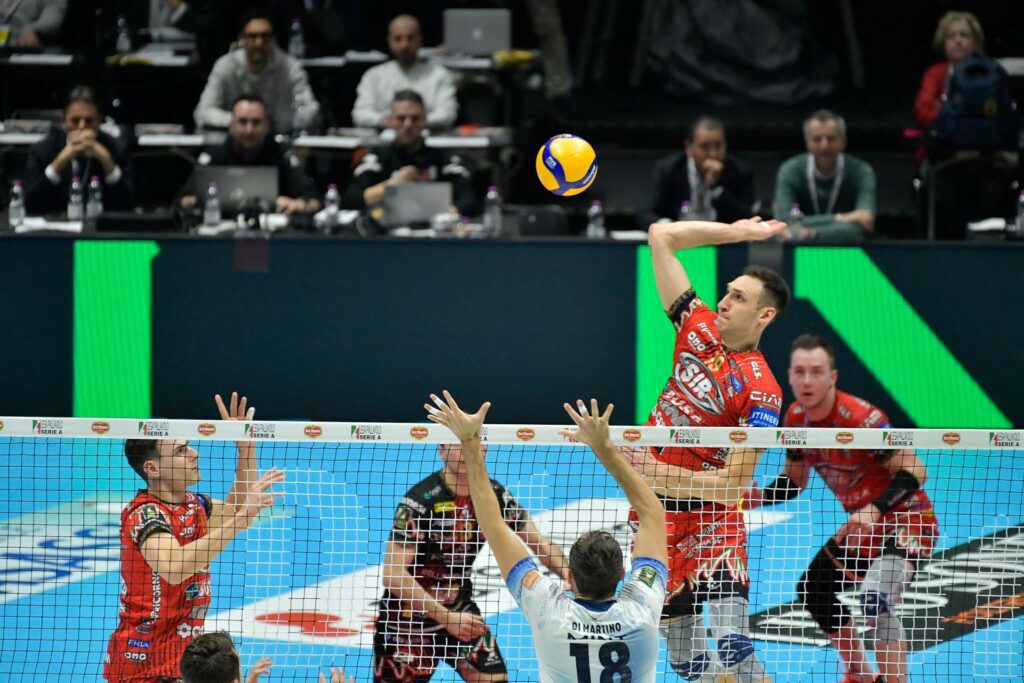 Sir Susa Vim Perugia perfetta trionfa in Coppa Italia: 3-1 a Monza e il trofeo è suo (foto) 17 Sir Susa Vim Perugia perfetta trionfa in Coppa Italia: 3-1 a Monza e il trofeo è suo (foto) 16