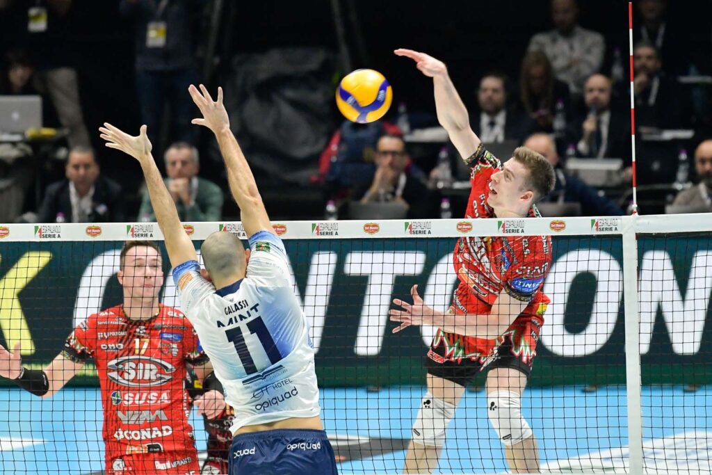 Sir Susa Vim Perugia perfetta trionfa in Coppa Italia: 3-1 a Monza e il trofeo è suo (foto) 25 Sir Susa Vim Perugia perfetta trionfa in Coppa Italia: 3-1 a Monza e il trofeo è suo (foto) 24