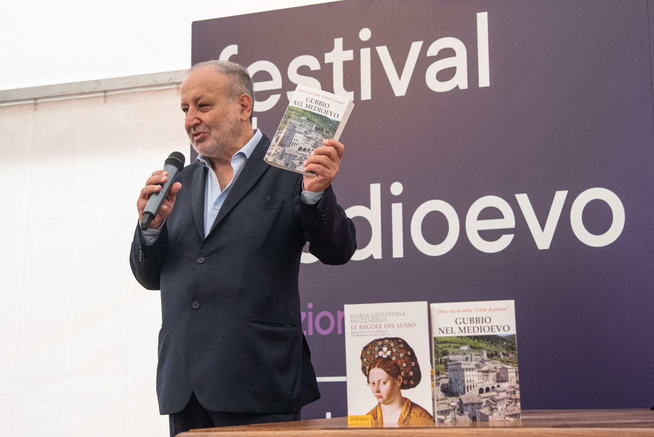 Festival del Medioevo, prima giornata da tutto esaurito con Alessandro Barbero (foto) 6 Festival del Medioevo, prima giornata da tutto esaurito con Alessandro Barbero (foto) 5