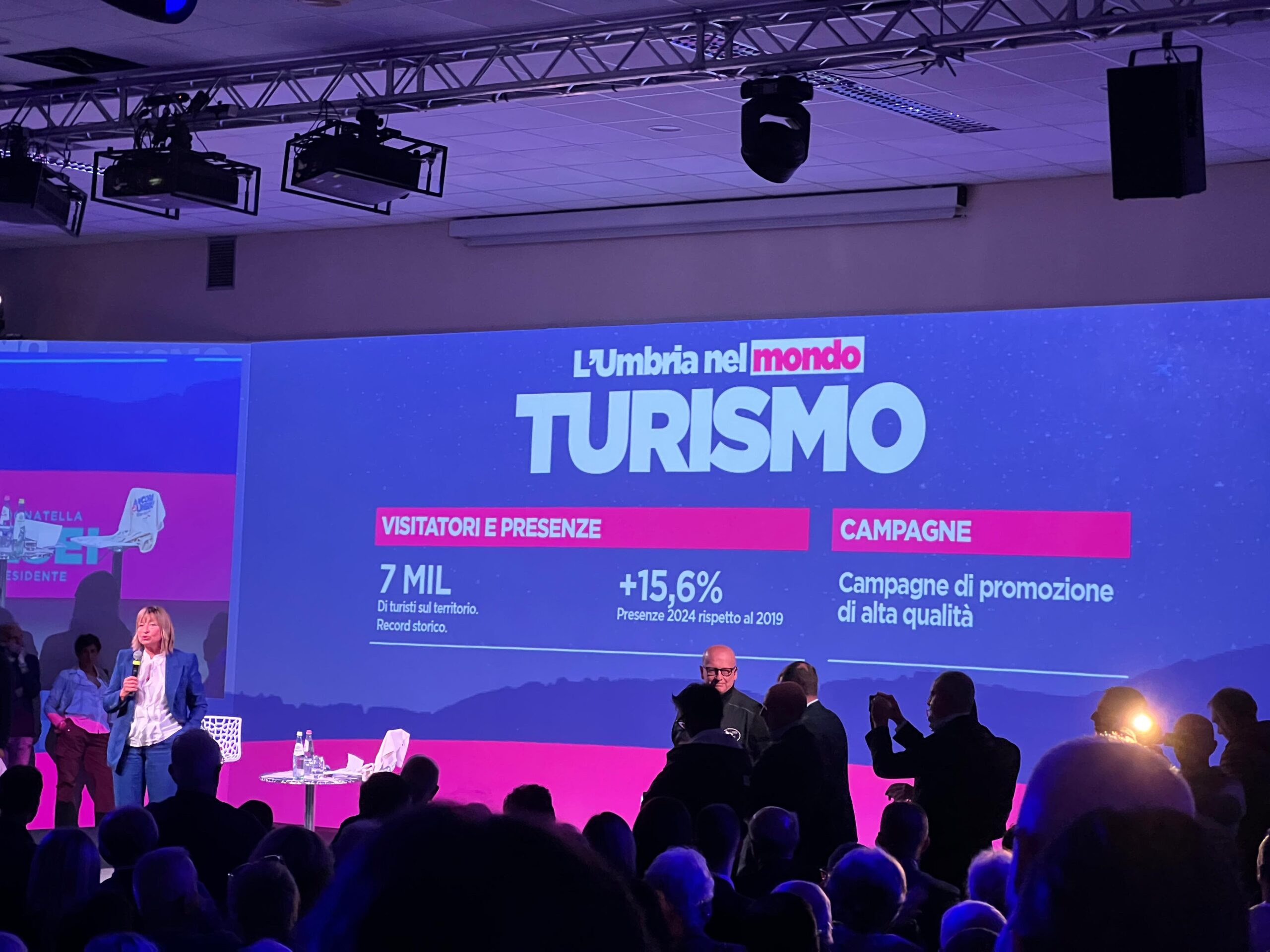 Donatella Tesei per il bis punta su sanità, turismo, infrastrutture, Trasimeno e agricoltura: "Dal 19 novembre continueremo a lavorare per la valorizzazione dell'Umbria" (foto+video) 50