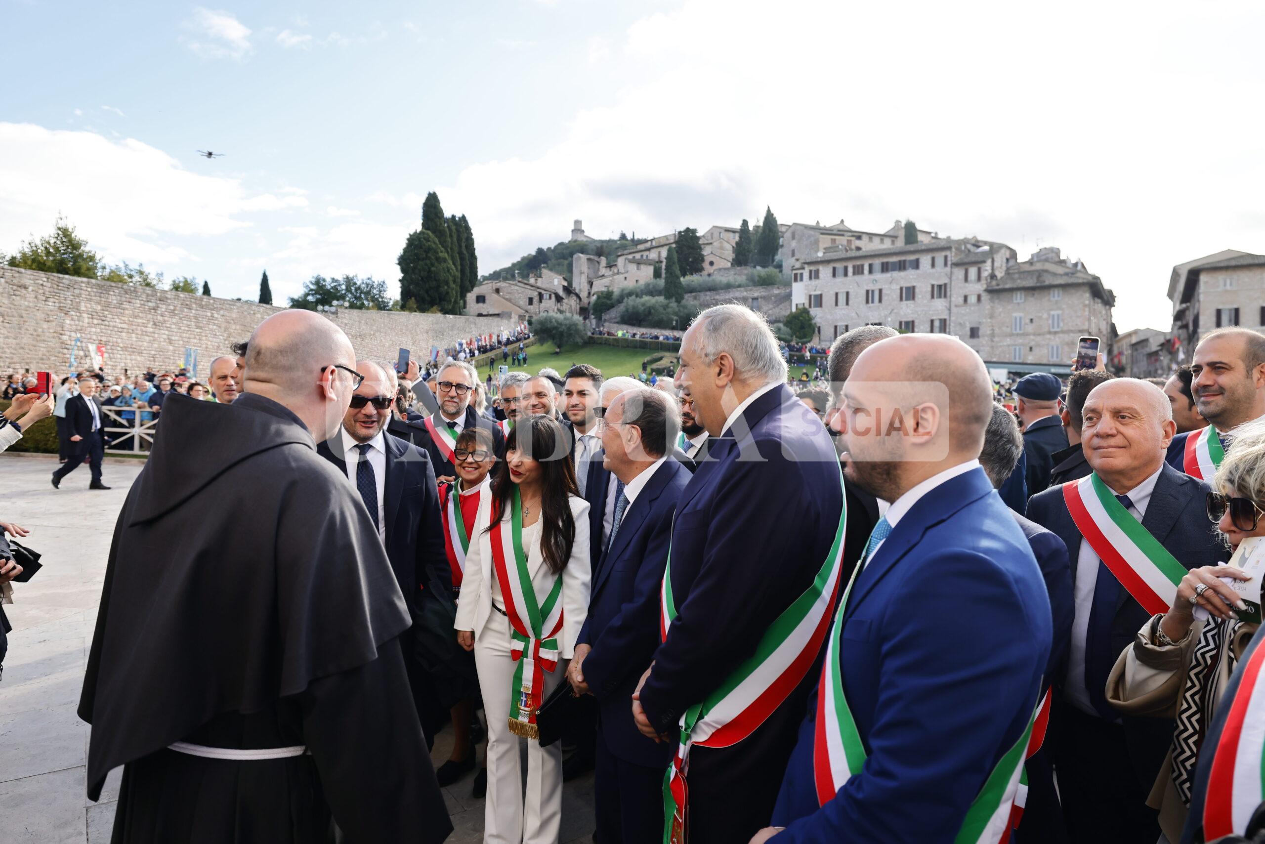 Festa di San Francesco Patrono d'Italia, la Sicilia protagonista: Lagalla riaccende la lampada 12 Festa di San Francesco Patrono d'Italia, la Sicilia protagonista: Lagalla riaccende la lampada 11