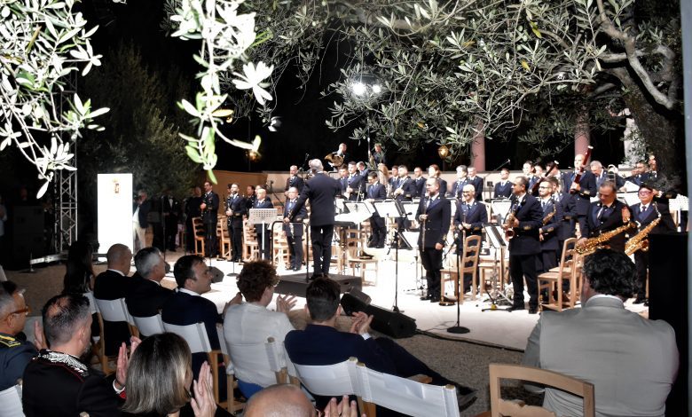 Grande successo per il concerto della banda musicale della polizia di Stato all’anfiteatro di Solomeo (foto) 1