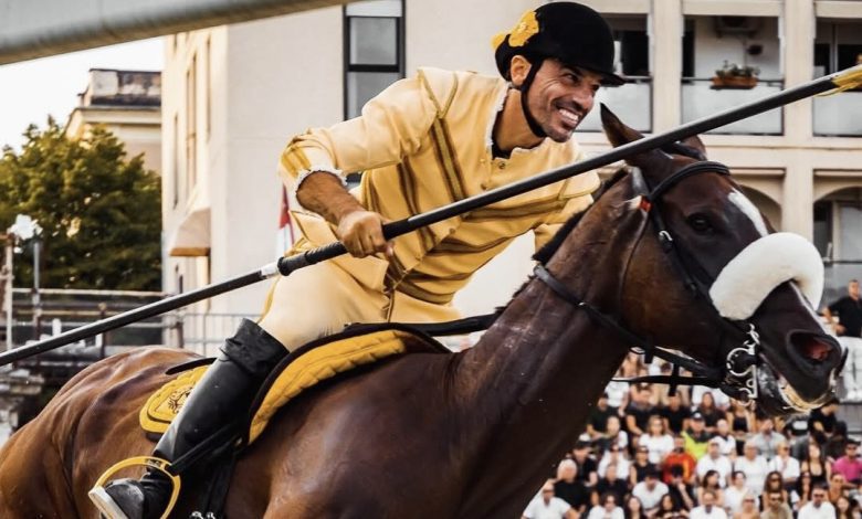 Luca Innocenzi vince ancora per il Cassero e diventa il cavaliere più vincente della storia della Quintana di Foligno 2 Luca Innocenzi vince ancora per il Cassero e diventa il cavaliere più vincente della storia della Quintana di Foligno 1