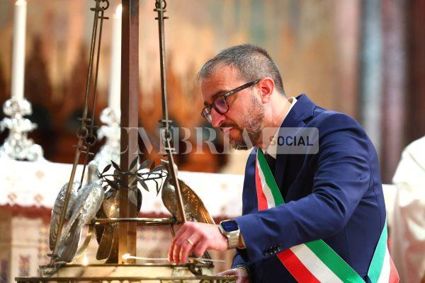 San Francesco Patrono d’Italia, accesa la lampada votiva in onore del Santo di Assisi 3