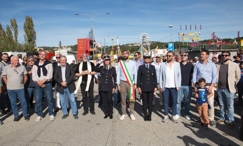 A Perugia inaugurati i Baracconi 2025: al via la 102ª edizione del luna park itinerante più grande d’Italia (foto e video) 2 A Perugia inaugurati i Baracconi 2025: al via la 102ª edizione del luna park itinerante più grande d’Italia (foto e video) 1