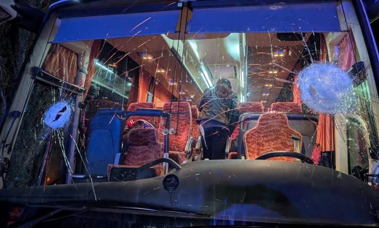Sassi sull’autobus dei tifosi del Pistoia Basket sulla Terni-Rieti: muore il secondo autista 2 Sassi sull’autobus dei tifosi del Pistoia Basket sulla Terni-Rieti: muore il secondo autista 1