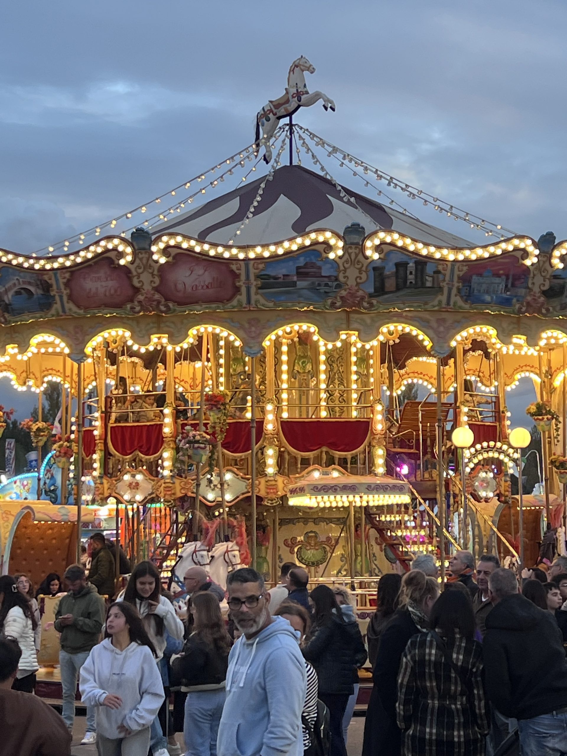 Proseguono con successo i Baracconi a Perugia: venerdì 31 ottobre la festa di Halloween (foto) 18 Proseguono con successo i Baracconi a Perugia: venerdì 31 ottobre la festa di Halloween (foto) 17