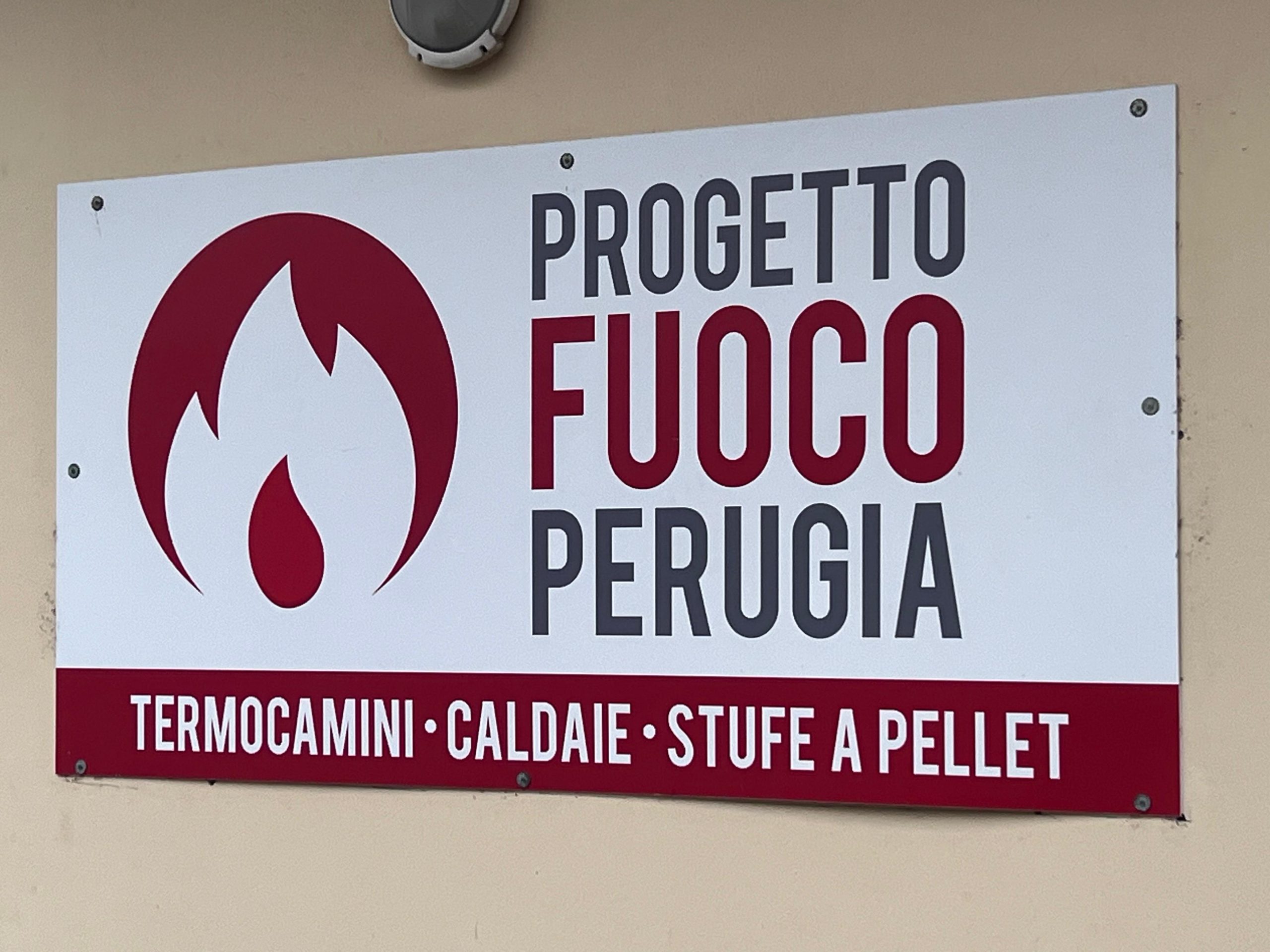 Progetto Fuoco: oltre vent’anni di eccellenza nel riscaldamento domestico in Umbria 8 Progetto Fuoco: oltre vent’anni di eccellenza nel riscaldamento domestico in Umbria 7