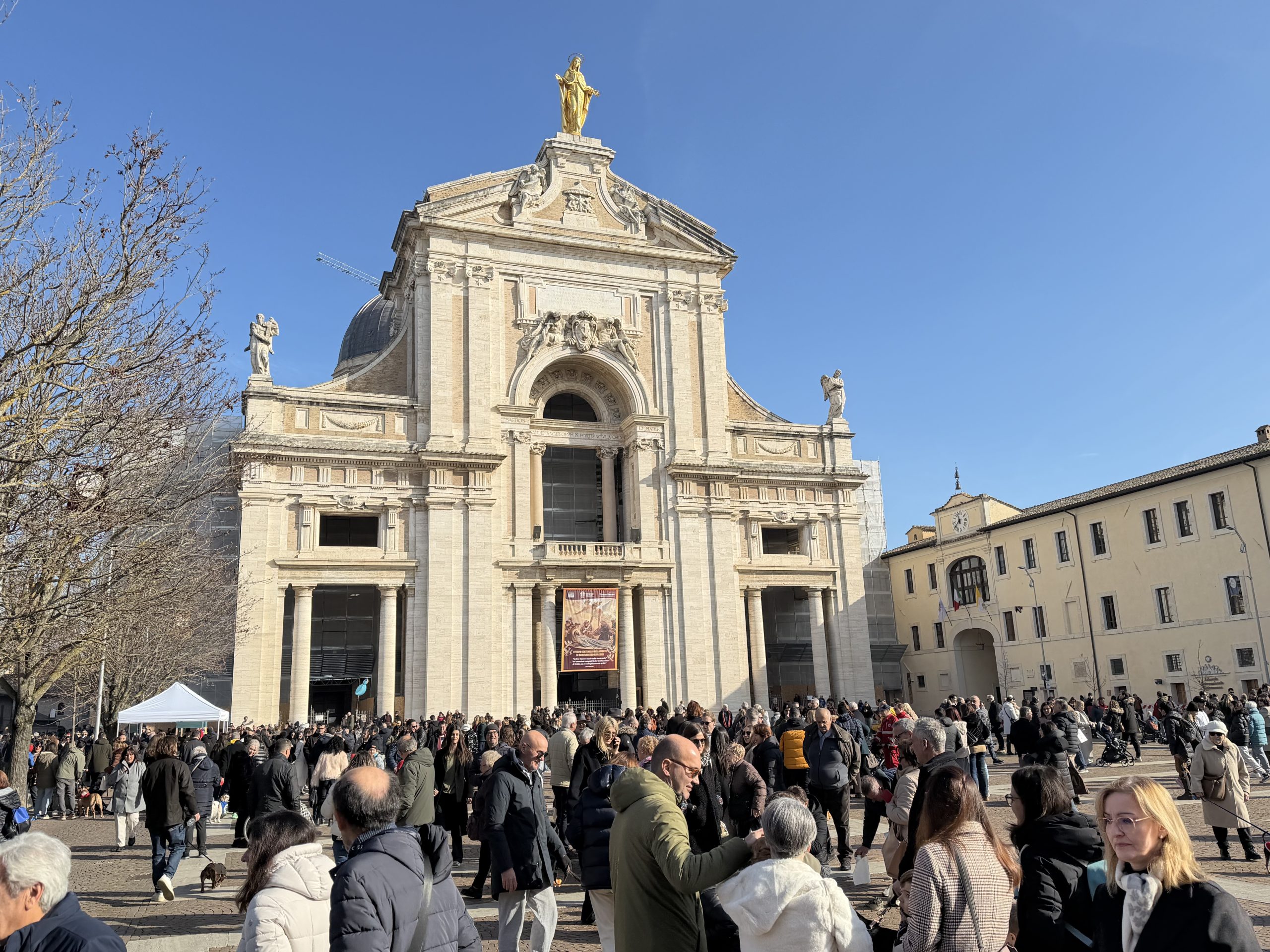 Grande festa a Santa Maria degli Angeli per il Piatto di Sant’Antonio (foto) 20 Grande festa a Santa Maria degli Angeli per il Piatto di Sant’Antonio (foto) 19