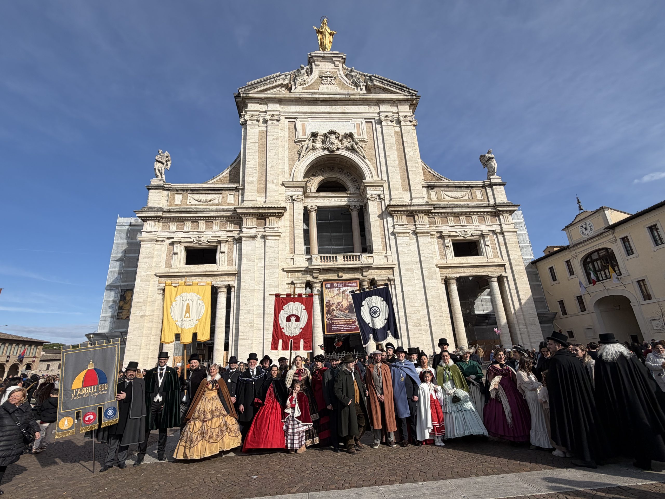 Grande festa a Santa Maria degli Angeli per il Piatto di Sant’Antonio (foto) 110 Grande festa a Santa Maria degli Angeli per il Piatto di Sant’Antonio (foto) 109