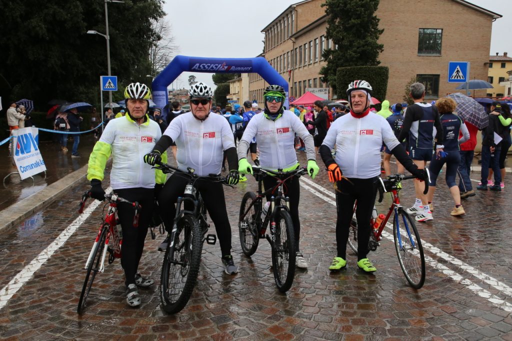 Gennaiola 2026: grande successo a Santa Maria degli Angeli. Trionfano Simon Kibet e Melissa Fracassini (foto+video) 23 Gennaiola 2026: grande successo a Santa Maria degli Angeli. Trionfano Simon Kibet e Melissa Fracassini (foto+video) 22