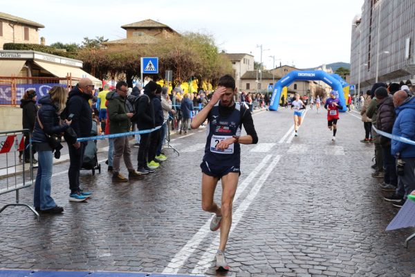 Gennaiola 2026: grande successo a Santa Maria degli Angeli. Trionfano Simon Kibet e Melissa Fracassini (foto+video) 175 Gennaiola 2026: grande successo a Santa Maria degli Angeli. Trionfano Simon Kibet e Melissa Fracassini (foto+video) 174