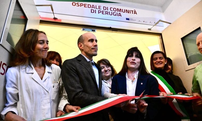 Perugia inaugura il nuovo Ospedale di Comunità: 38 posti letto per rafforzare la sanità territoriale (foto) 2 Perugia inaugura il nuovo Ospedale di Comunità: 38 posti letto per rafforzare la sanità territoriale (foto) 1