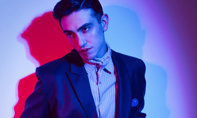 Il tifernate Michele Bravi torna a Sanremo 2026 con “Prima o poi” 2 Il tifernate Michele Bravi torna a Sanremo 2026 con “Prima o poi” 1