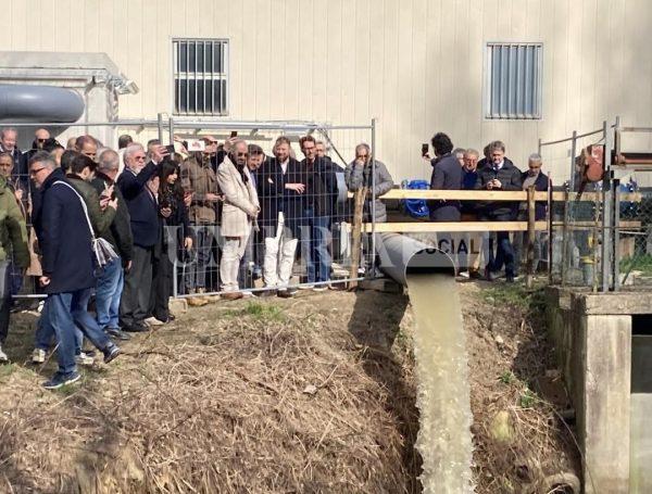 Trasimeno, al via l’immissione da Montedoglio: 200 litri al secondo per il rilancio del lago (foto) 3