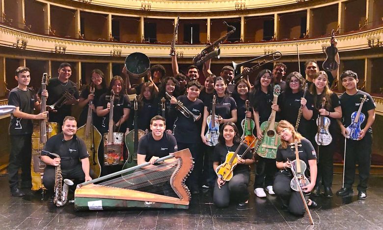 L’Orchestra Riciclata di Cateura incanta l’Umbria: musica dai rifiuti per giovani e comunità 2 L’Orchestra Riciclata di Cateura incanta l’Umbria: musica dai rifiuti per giovani e comunità 1