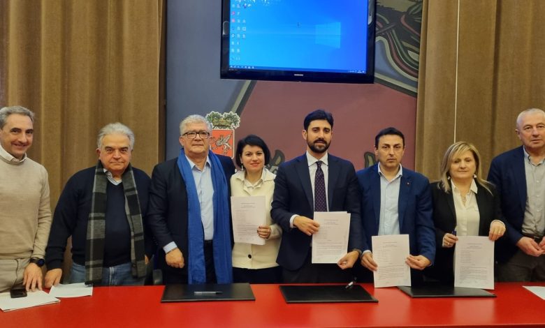 Anci Umbria e sindacati firmano protocollo per tutelare anziani e coesione sociale 2 Anci Umbria e sindacati firmano protocollo per tutelare anziani e coesione sociale 1