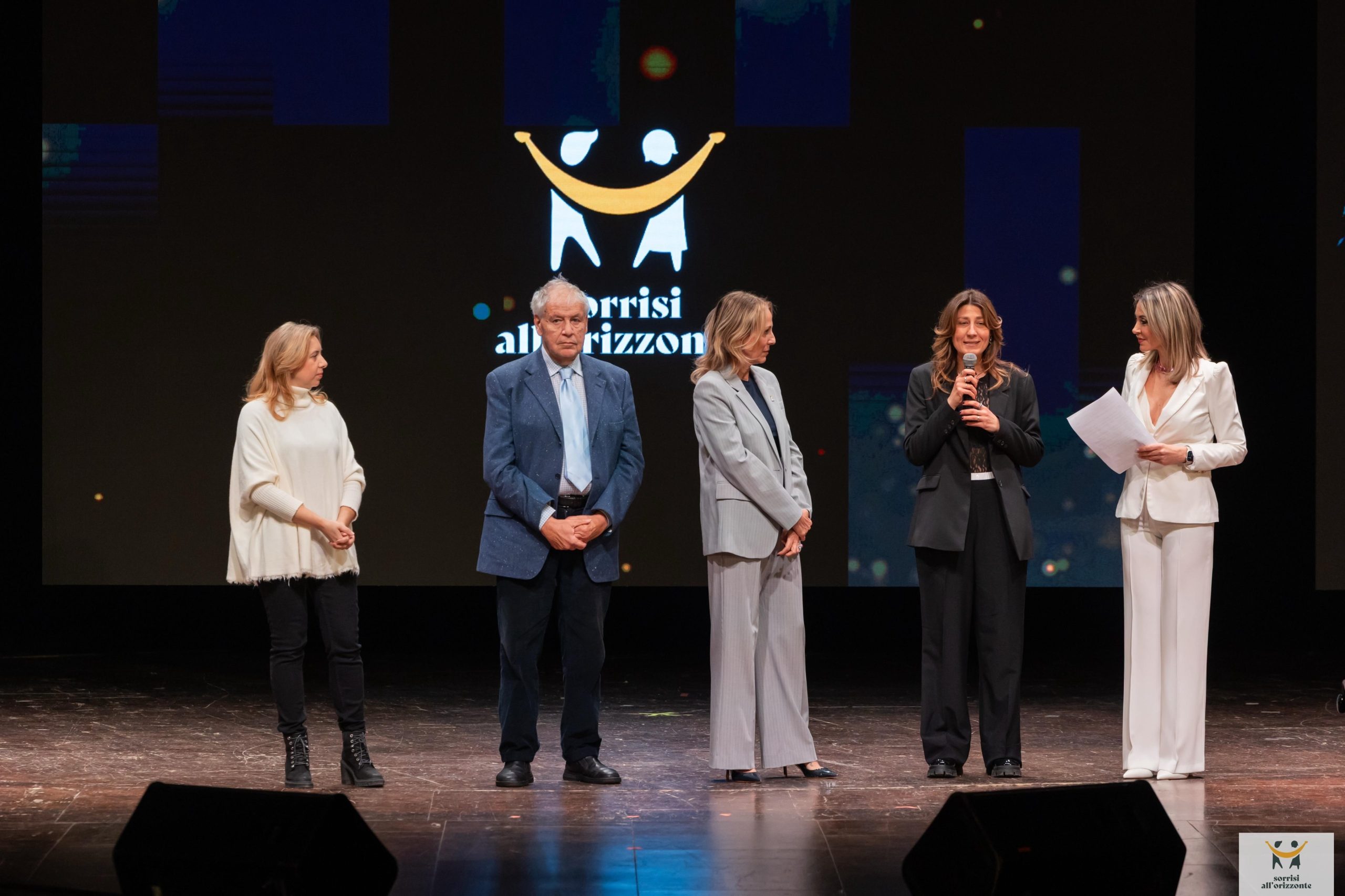 Grande successo al Teatro Lyrick di Assisi per “Questi sorrisi sono uno spettacolo” 6 Grande successo al Teatro Lyrick di Assisi per “Questi sorrisi sono uno spettacolo” 5