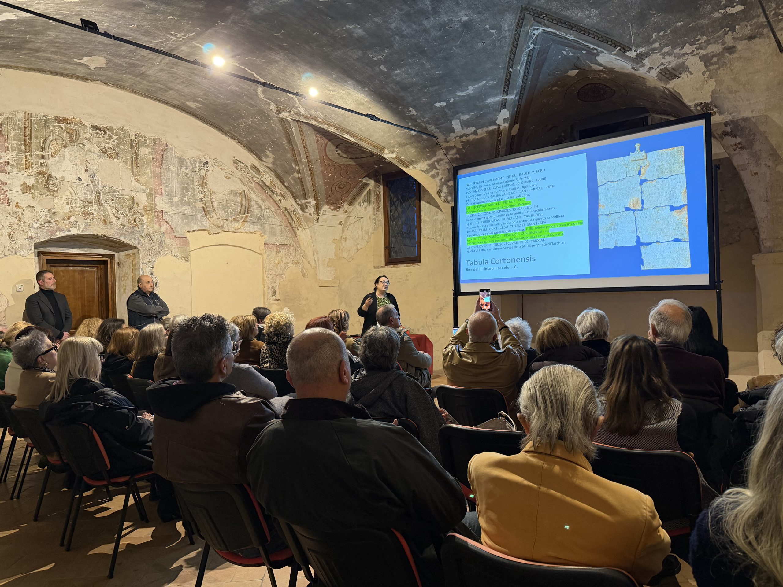 Successo a Bettona per il convegno “Donne nella società etrusca” (foto) 18 Successo a Bettona per il convegno “Donne nella società etrusca” (foto) 17