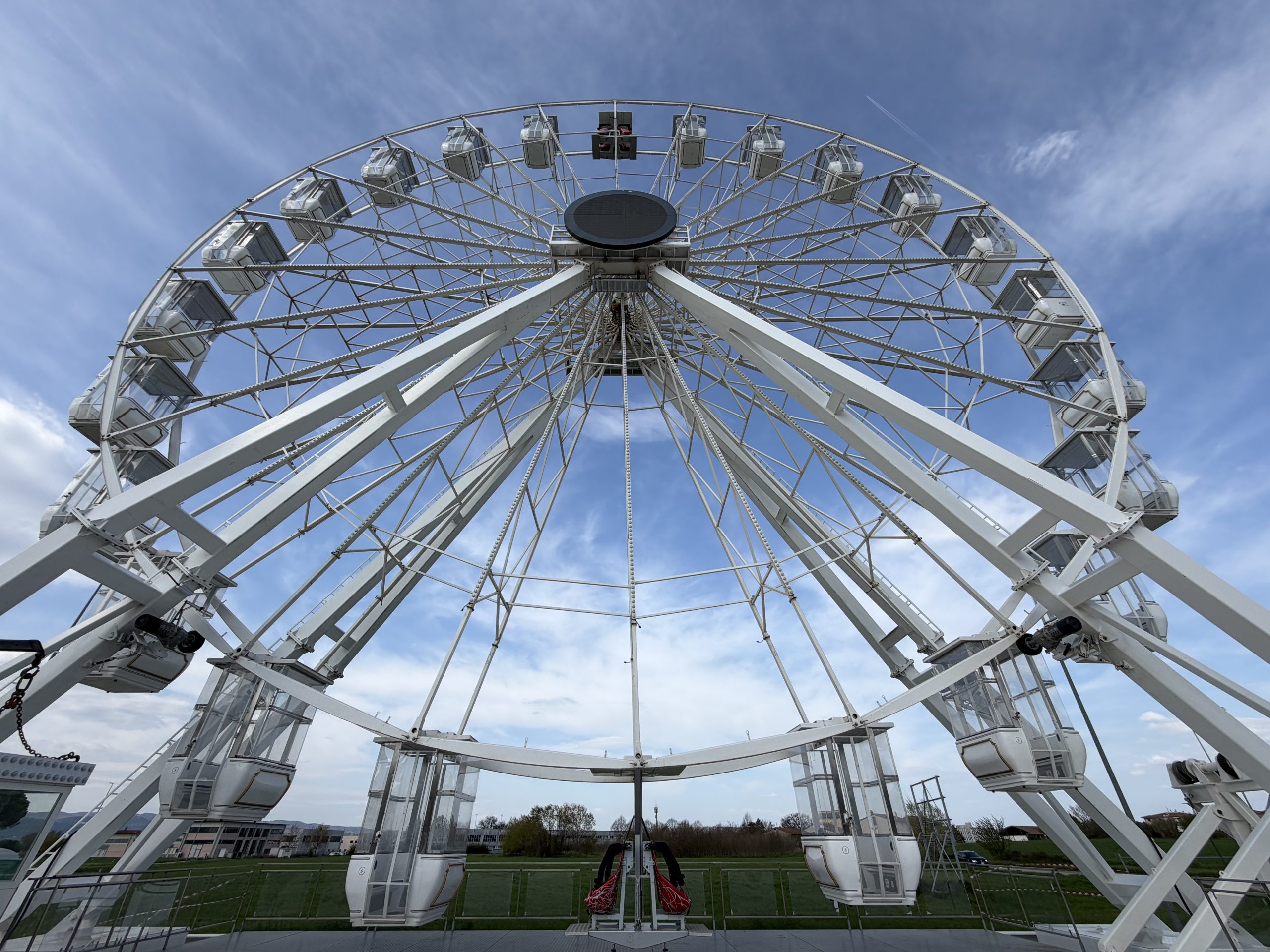 Inaugurata la ruota panoramica ad Assisi, da oggi aperta e operativa (foto e video) 5 Inaugurata la ruota panoramica ad Assisi, da oggi aperta e operativa (foto e video) 4