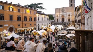 Porchettiamo 2026 debutta a Todi tra gusto, musica e migliaia di visitatori 24 Porchettiamo 2026 debutta a Todi tra gusto, musica e migliaia di visitatori 23