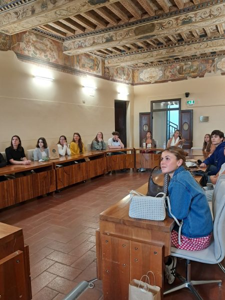 Corciano rafforza il legame con le università americane: nuovi gruppi in visita nel borgo 4 Corciano rafforza il legame con le università americane: nuovi gruppi in visita nel borgo 3