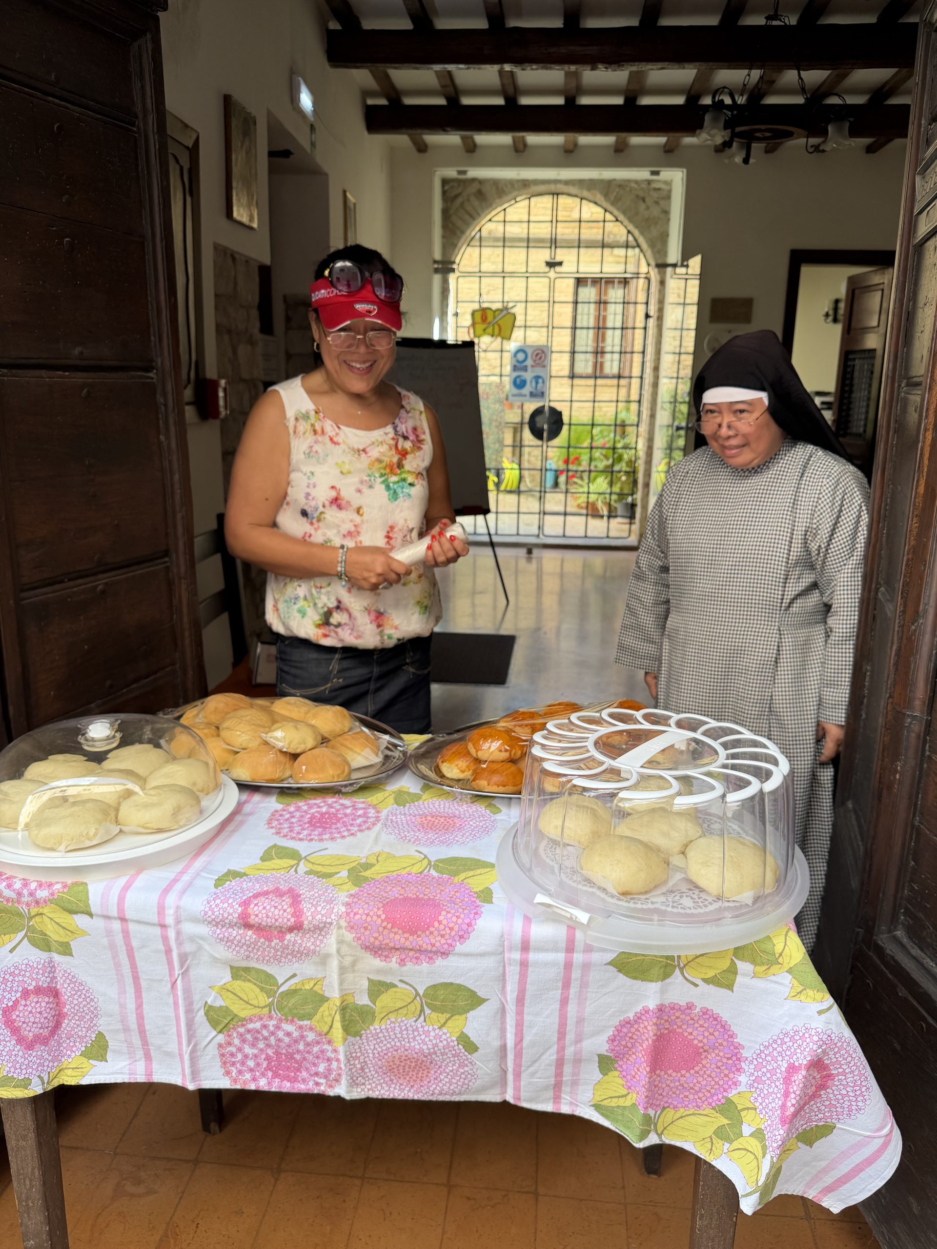 Spello, tutto pronto per le Infiorate: si accende la magia della Notte dei Fiori (foto) 30 Spello, tutto pronto per le Infiorate: si accende la magia della Notte dei Fiori (foto) 29
