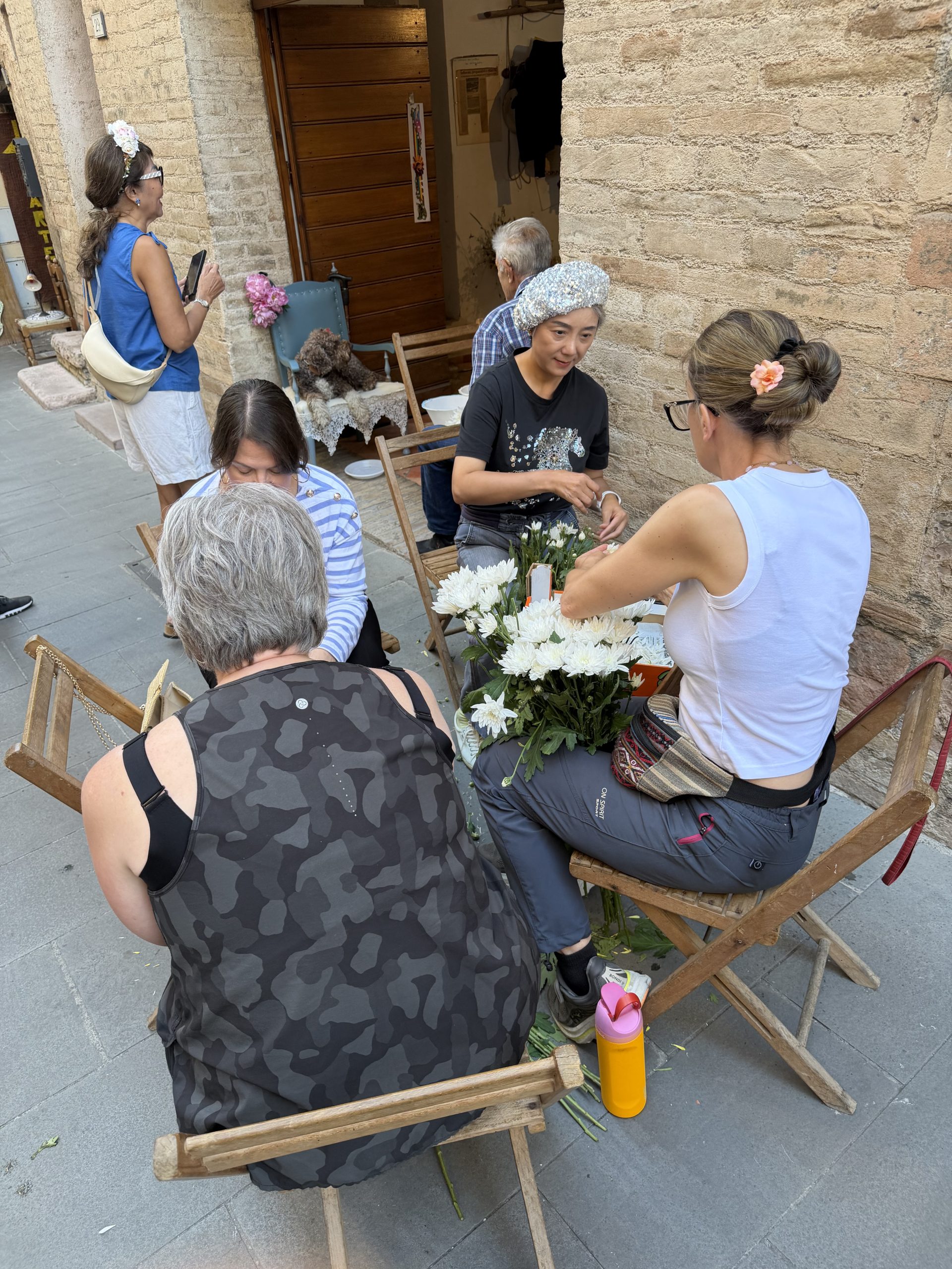 Spello, tutto pronto per le Infiorate: si accende la magia della Notte dei Fiori (foto) 40 Spello, tutto pronto per le Infiorate: si accende la magia della Notte dei Fiori (foto) 39