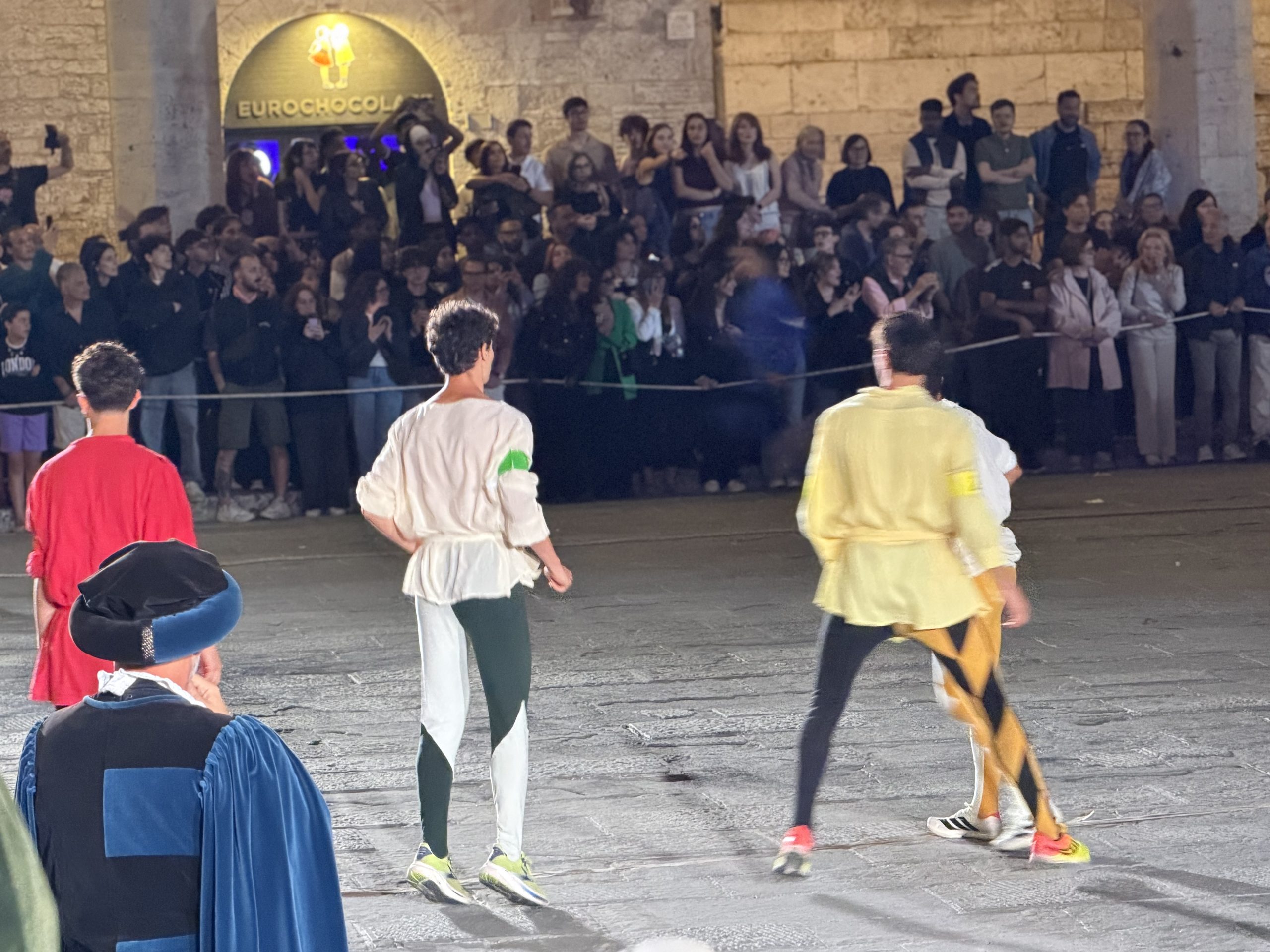 Perugia 1416, il Palio lo vince il Magnifico Rione di Porta Santa Susanna (foto) 34 Perugia 1416, il Palio lo vince il Magnifico Rione di Porta Santa Susanna (foto) 33
