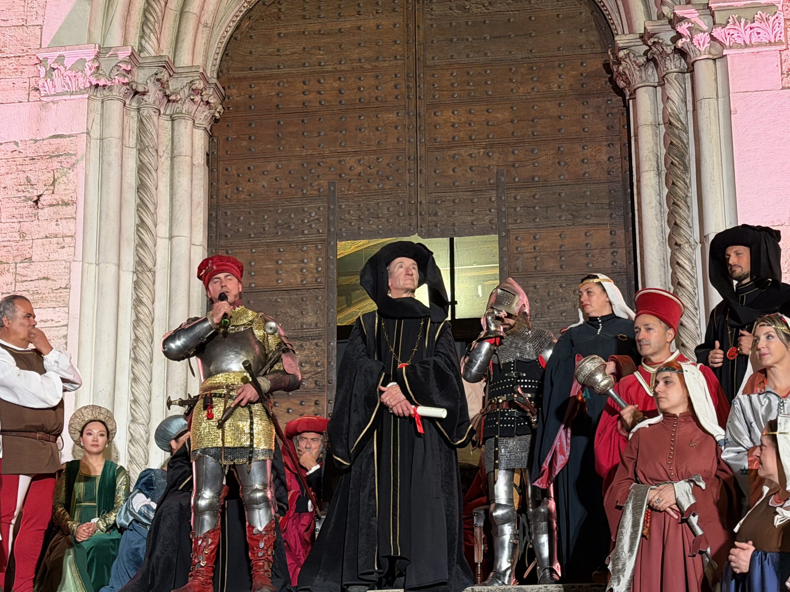 Perugia 1416, il Palio lo vince il Magnifico Rione di Porta Santa Susanna (foto) 44 Perugia 1416, il Palio lo vince il Magnifico Rione di Porta Santa Susanna (foto) 43