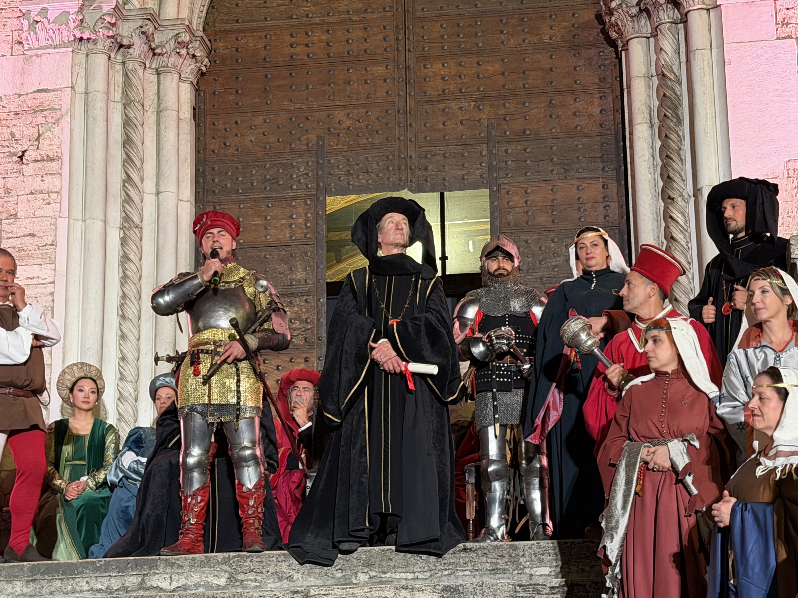 Perugia 1416, il Palio lo vince il Magnifico Rione di Porta Santa Susanna (foto) 46 Perugia 1416, il Palio lo vince il Magnifico Rione di Porta Santa Susanna (foto) 45