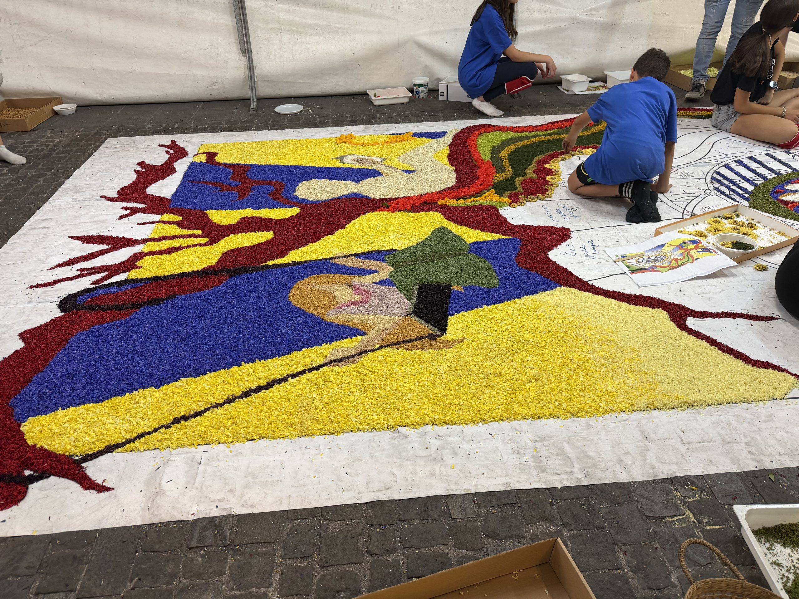 Infiorate di Spello 2026, trionfa Arco Romano: assegnati tutti i premi della manifestazione 48 Infiorate di Spello 2026, trionfa Arco Romano: assegnati tutti i premi della manifestazione 47