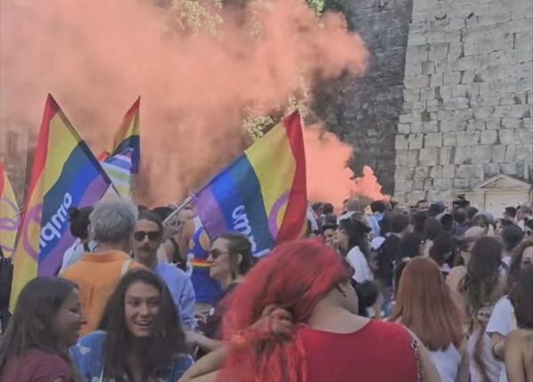 Umbria Pride, il corteo a Perugia: la città si colora di arcobaleno 3