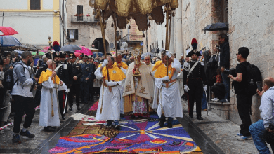 Infiorate di Spello 2026, al via la festa: il borgo si prepara alla magia della Notte dei Fiori 21