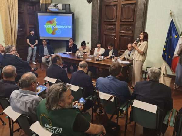 Suoni Controvento celebra dieci anni: presentata a Perugia la decima edizione 2026 4 Suoni Controvento celebra dieci anni: presentata a Perugia la decima edizione 2026 3