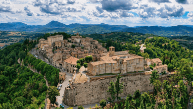 Estate a Montone entra nel vivo: cinema, concerti e rievocazioni fino a settembre 15
