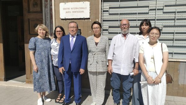 Accordo internazionale per il Montessori: Perugia apre un ponte con il Kazakistan 4 Accordo internazionale per il Montessori: Perugia apre un ponte con il Kazakistan 3