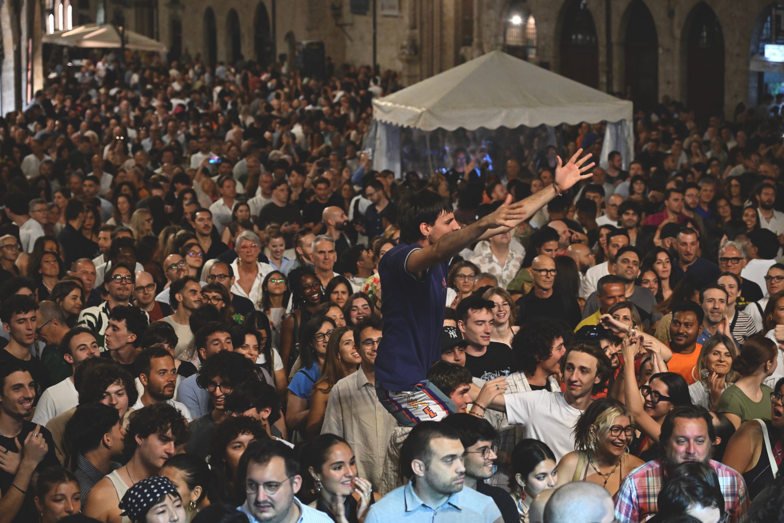 Umbria Jazz 2026 chiude da record: 46mila biglietti e 3 milioni d'incasso 18 Umbria Jazz 2026 chiude da record: 46mila biglietti e 3 milioni d'incasso 17