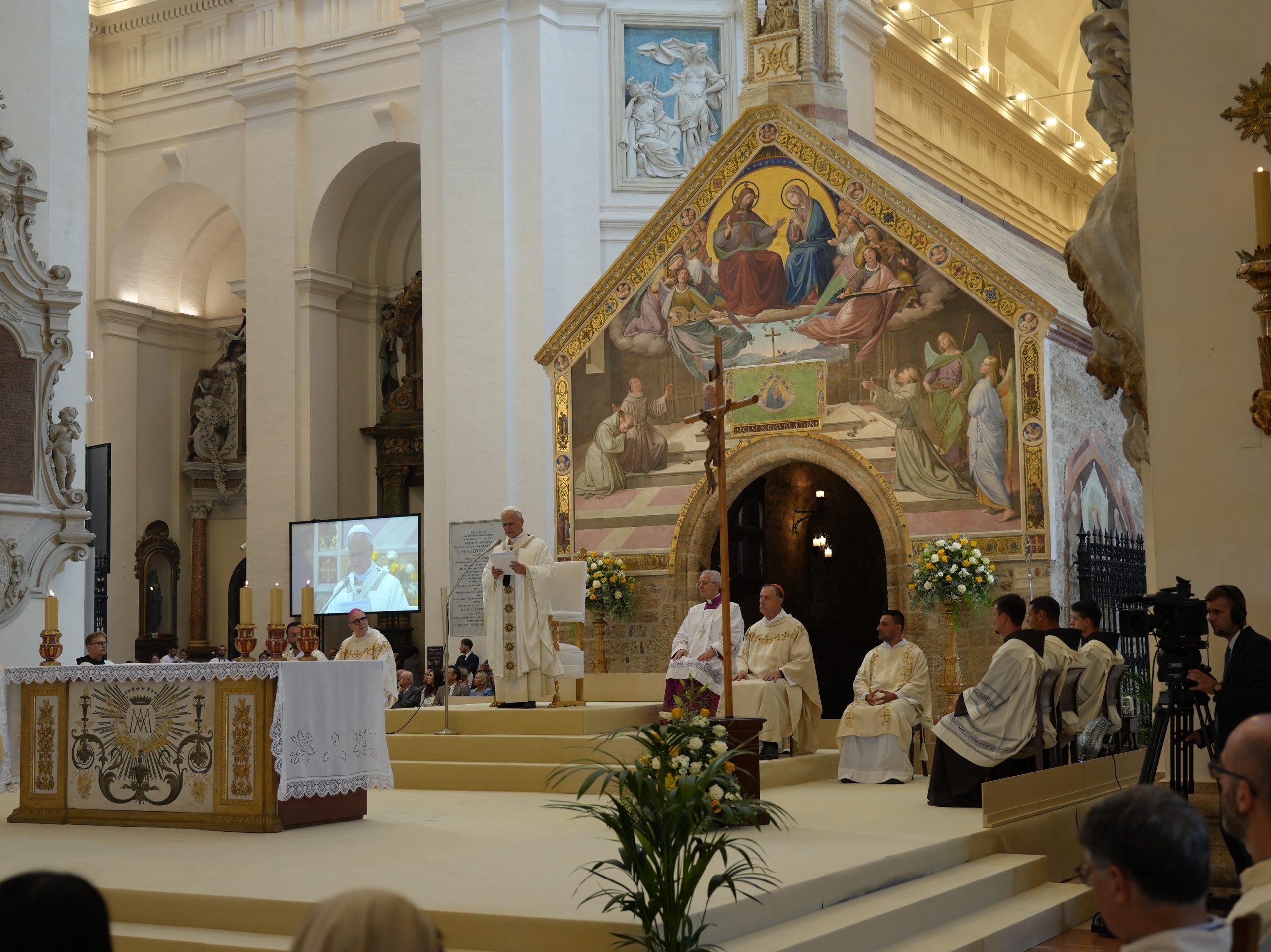 “Go!” diventa missione. Papa Leone XIV conclude ad Assisi il Franciscan Youth Meeting e affida ai giovani il Vangelo della fraternità 6 “Go!” diventa missione. Papa Leone XIV conclude ad Assisi il Franciscan Youth Meeting e affida ai giovani il Vangelo della fraternità 5