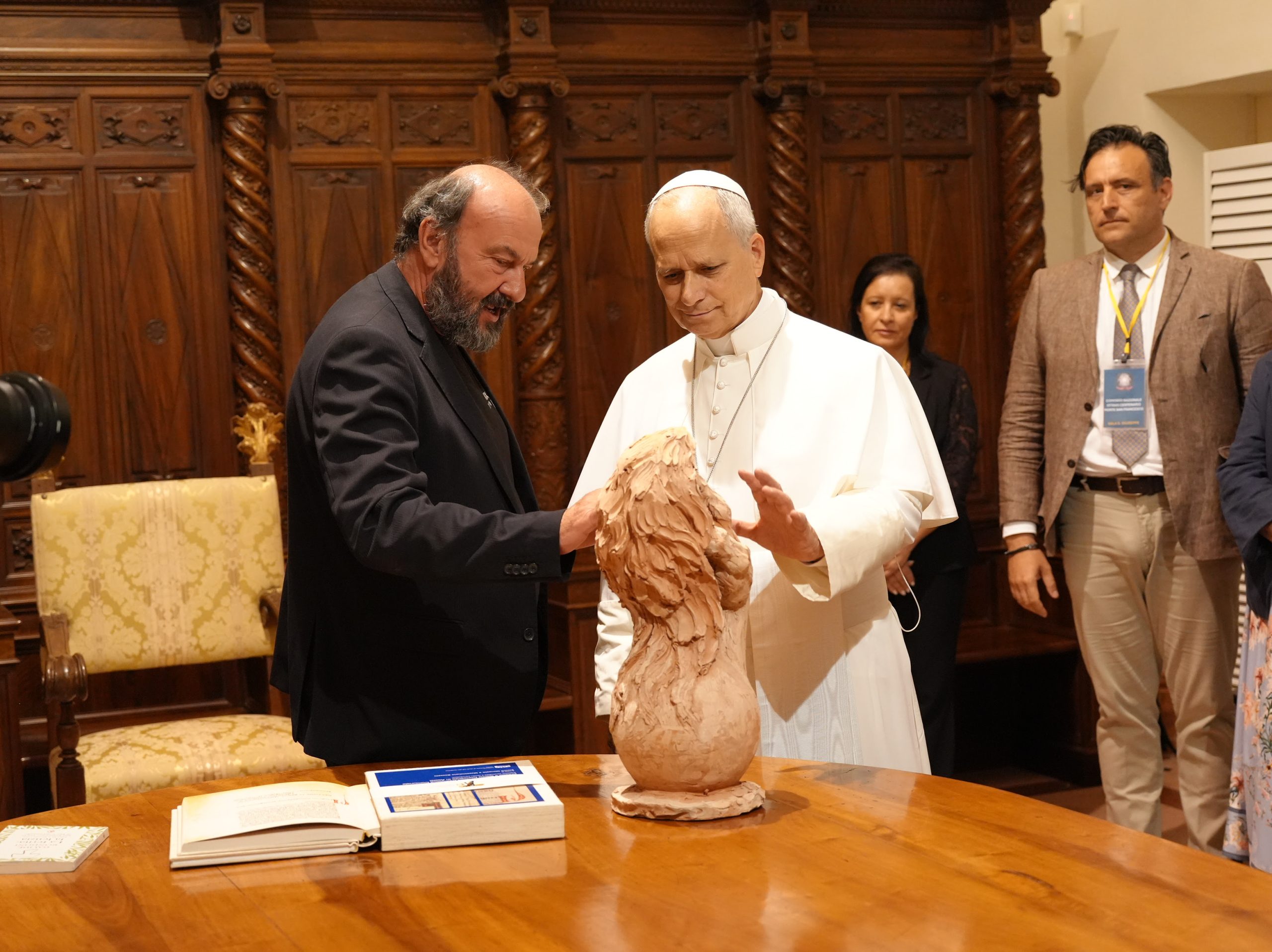 “Go!” diventa missione. Papa Leone XIV conclude ad Assisi il Franciscan Youth Meeting e affida ai giovani il Vangelo della fraternità 32 “Go!” diventa missione. Papa Leone XIV conclude ad Assisi il Franciscan Youth Meeting e affida ai giovani il Vangelo della fraternità 31