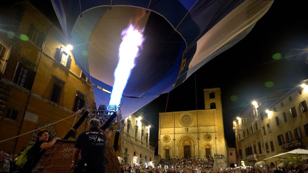 Mongolfiere in volo sull’Umbria: il Balloon Festival conquista Todi e guarda già al 2027 4 Mongolfiere in volo sull’Umbria: il Balloon Festival conquista Todi e guarda già al 2027 3