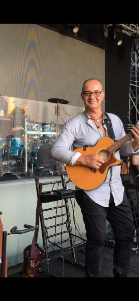 "Musica per i Borghi" chiude l’estate con l’omaggio a Renzo Arbore e all’Orchestra Italiana 11