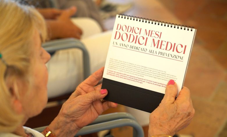 Dodici medici per la prevenzione: presentato il calendario benefico 2027 2 Dodici medici per la prevenzione: presentato il calendario benefico 2027 1